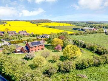 7 bed house for sale