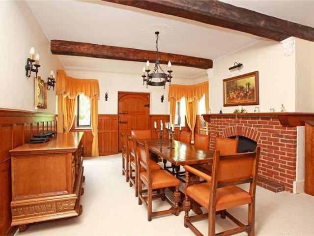 7 bed house for sale