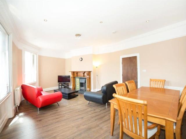 7 bed maisonette to rent in Jesmond Road, Jesmond, NE2