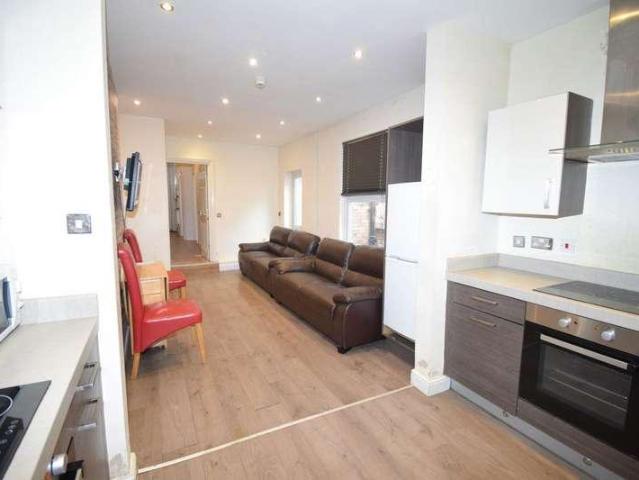 7 bed property to rent