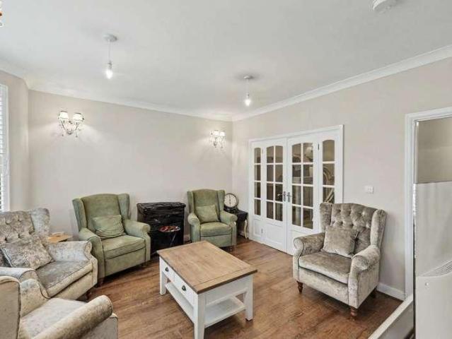 7 bed flat for sale