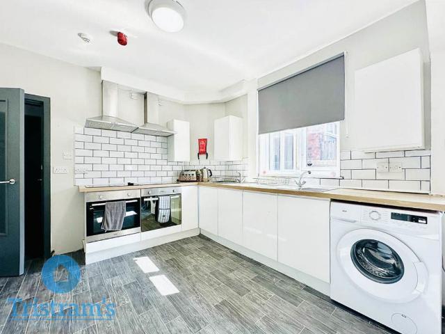 7 bed Semi Detached House for Rent