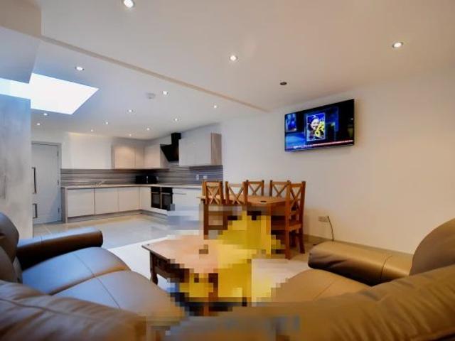 7 Bedroom 6 Bathroom