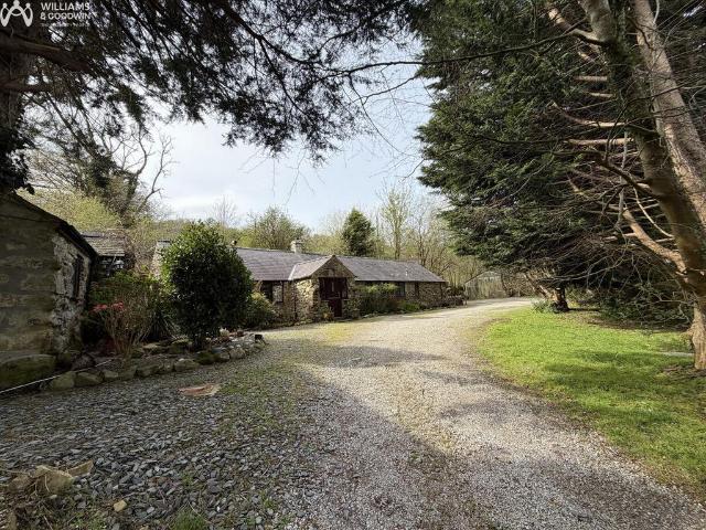7 bedroom cottage for sale