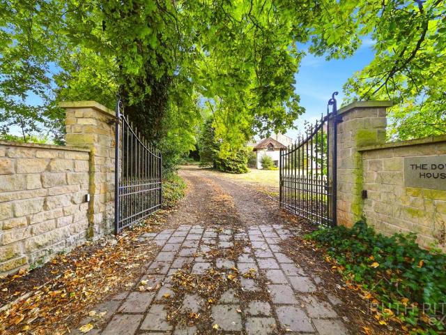 7 bedroom cottage for sale