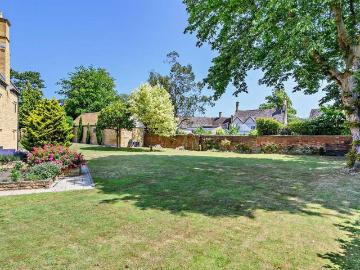 7 bedroom country house to rent