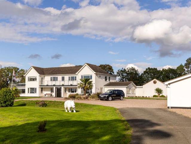 7 Bedroom Country House Character Property