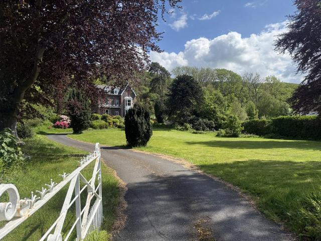 7 bedroom country house for sale