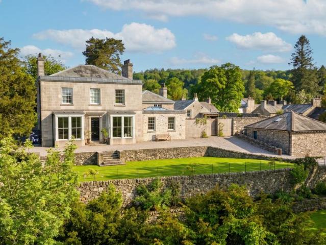 7 bedroom country house for sale