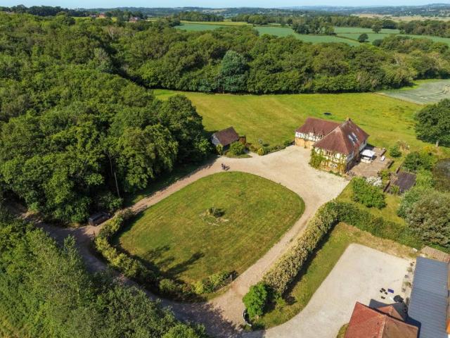 7 bedroom country house for sale