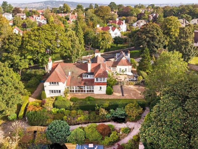 7 bedroom country house for sale