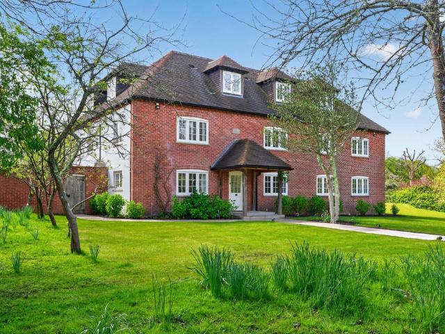 7 bedroom country house for sale