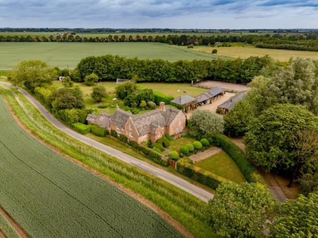 7 bedroom country house for sale
