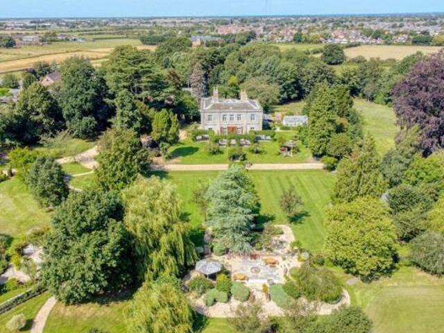 7 Bedroom Country House For Sale In Wyberton, Lincolnshire