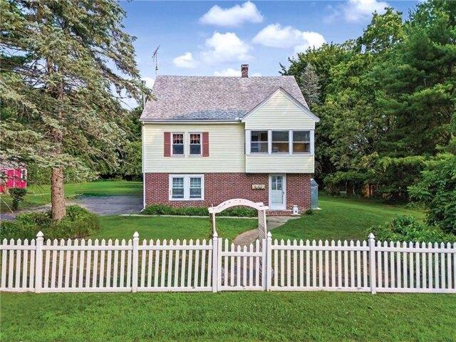 7 bedroom, Cumberland RI 02864 105477203