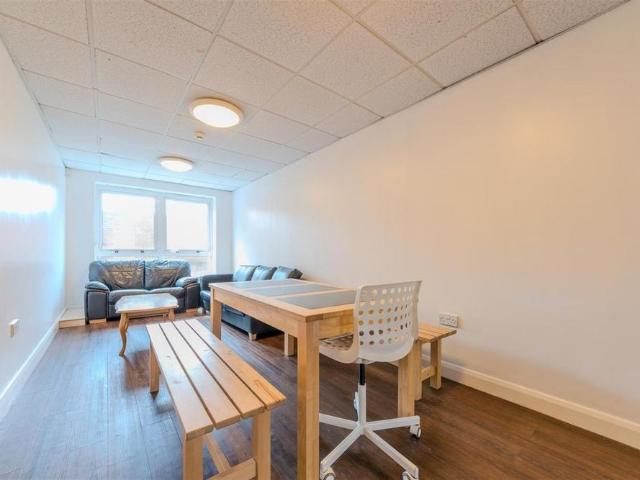 7 bedroom flat to rent