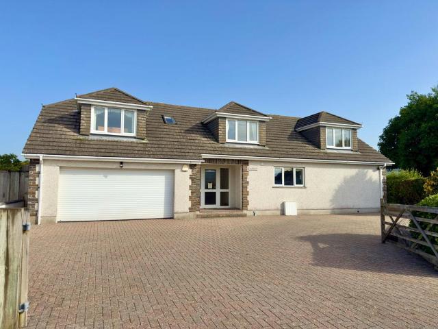 5 bedroom detached bungalow for sale