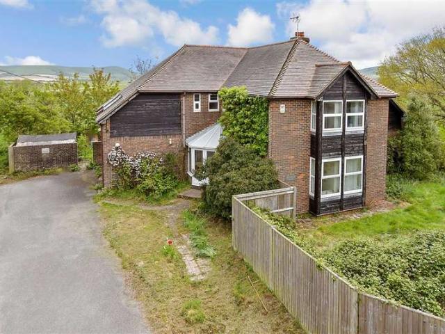 7 Bedroom Detached House