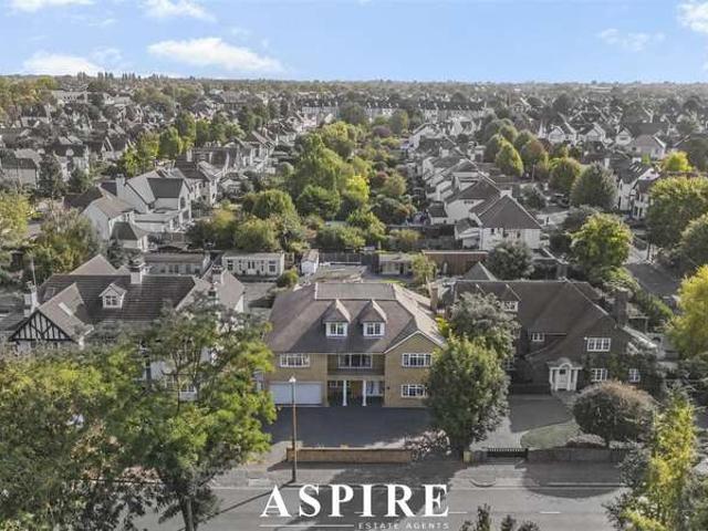 7 Bedroom Detached House