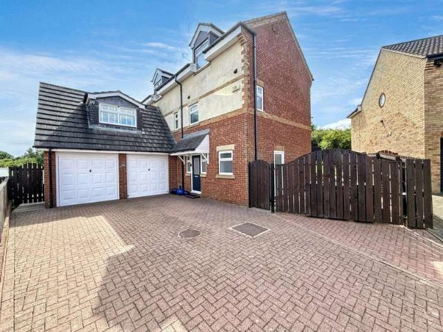 7 Bedroom Detached House