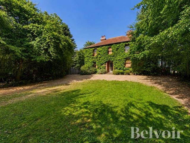 7 Bedroom Detached House