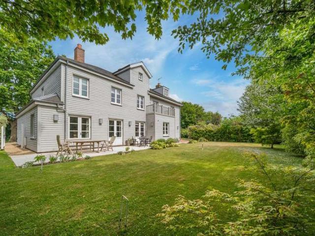 7 Bedroom Detached House