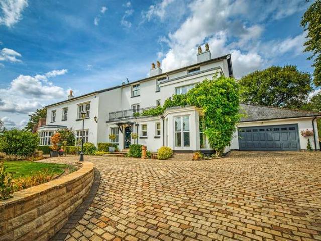 7 Bedroom Detached House