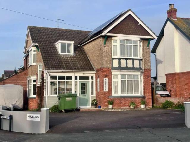 7 Bedroom Detached House