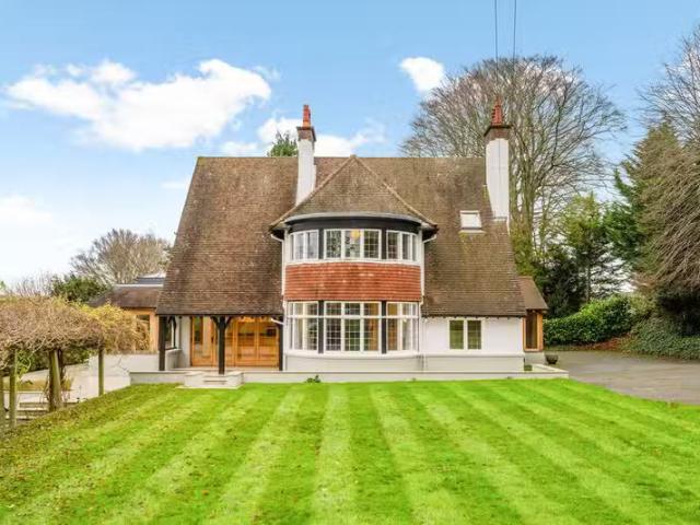 7 bedroom detached house for rent in Park View Road, Woldingha.