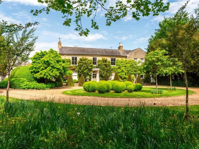 7 bedroom detached house for sale