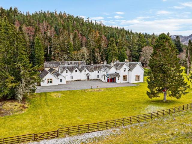 7 bedroom detached house for sale