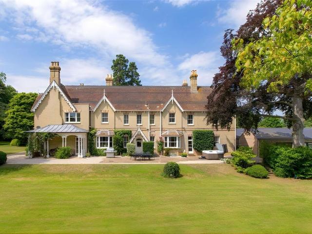 7 bedroom detached house for sale