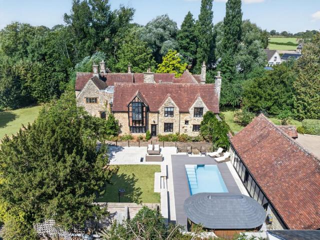 7 bedroom detached house for sale