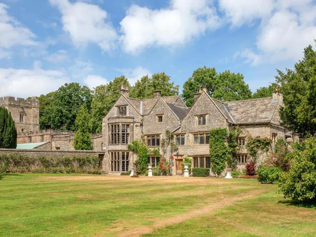 7 bedroom detached house for sale