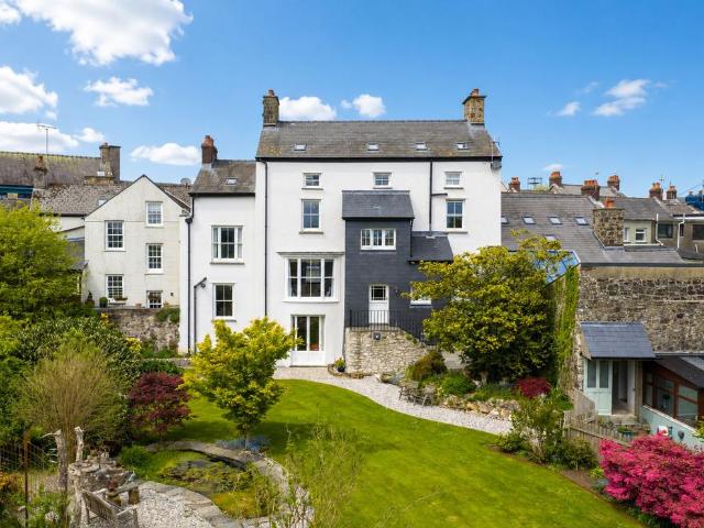 7 bedroom detached house for sale