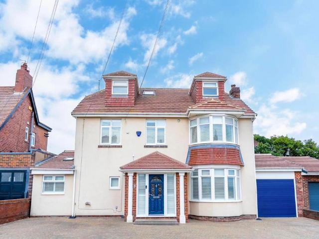 7 bedroom detached house for sale