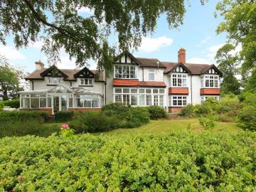 6 bedroom detached house for sale