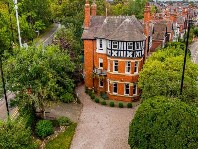 7 bedroom detached house for sale