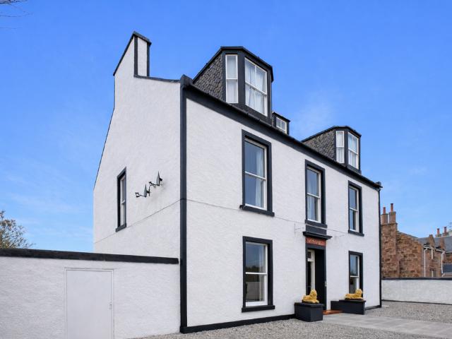 7 bedroom detached house for sale