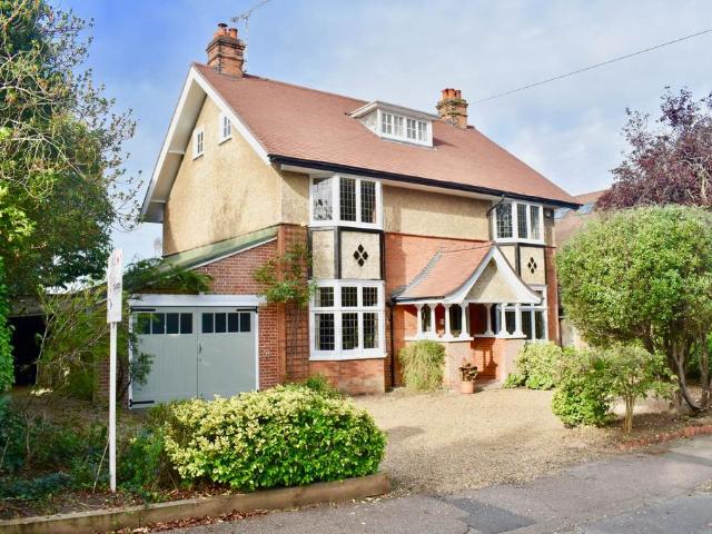 7 bedroom detached house for sale