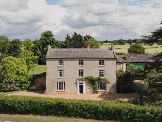 7 bedroom detached house for sale
