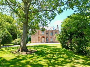 7 bedroom detached house for sale