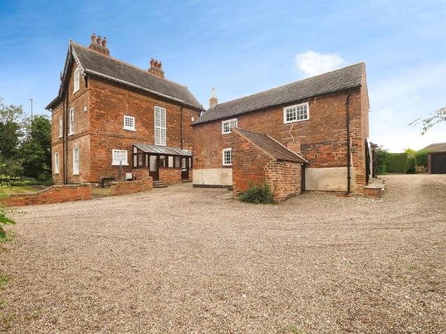 7 bedroom detached house for sale