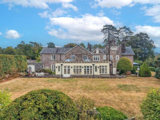 7 bedroom detached house for sale