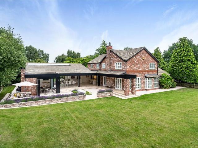 7 bedroom detached house for sale