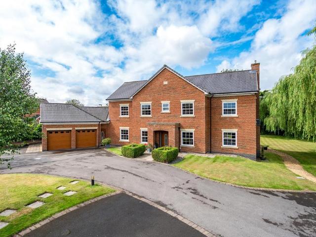7 bedroom detached house for sale
