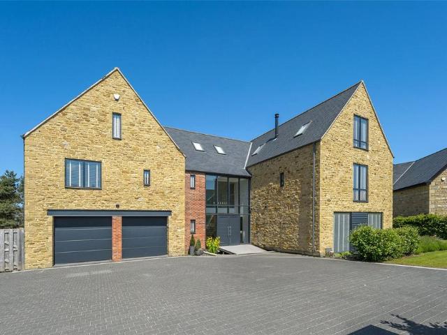 7 bedroom detached house for sale