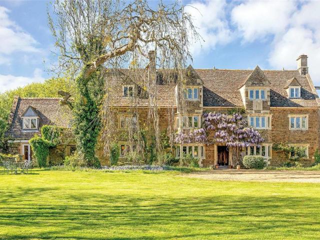 7 bedroom detached house for sale