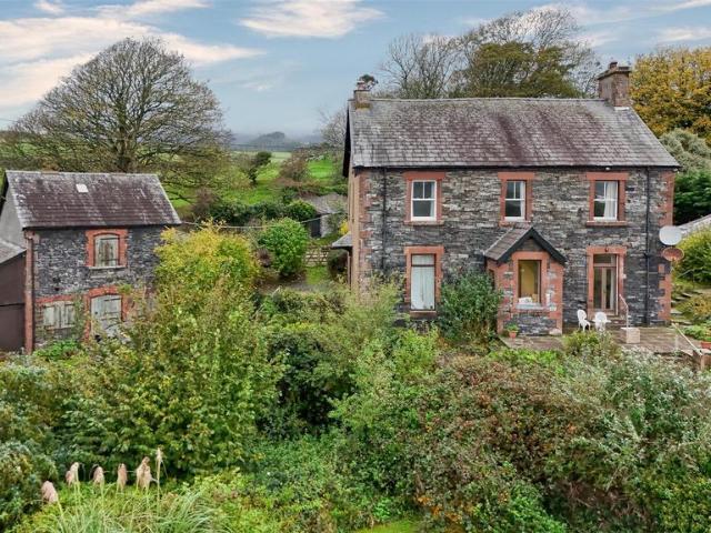 7 bedroom detached house for sale