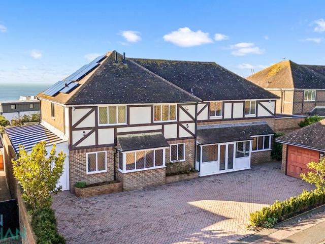 7 bedroom detached house for sale